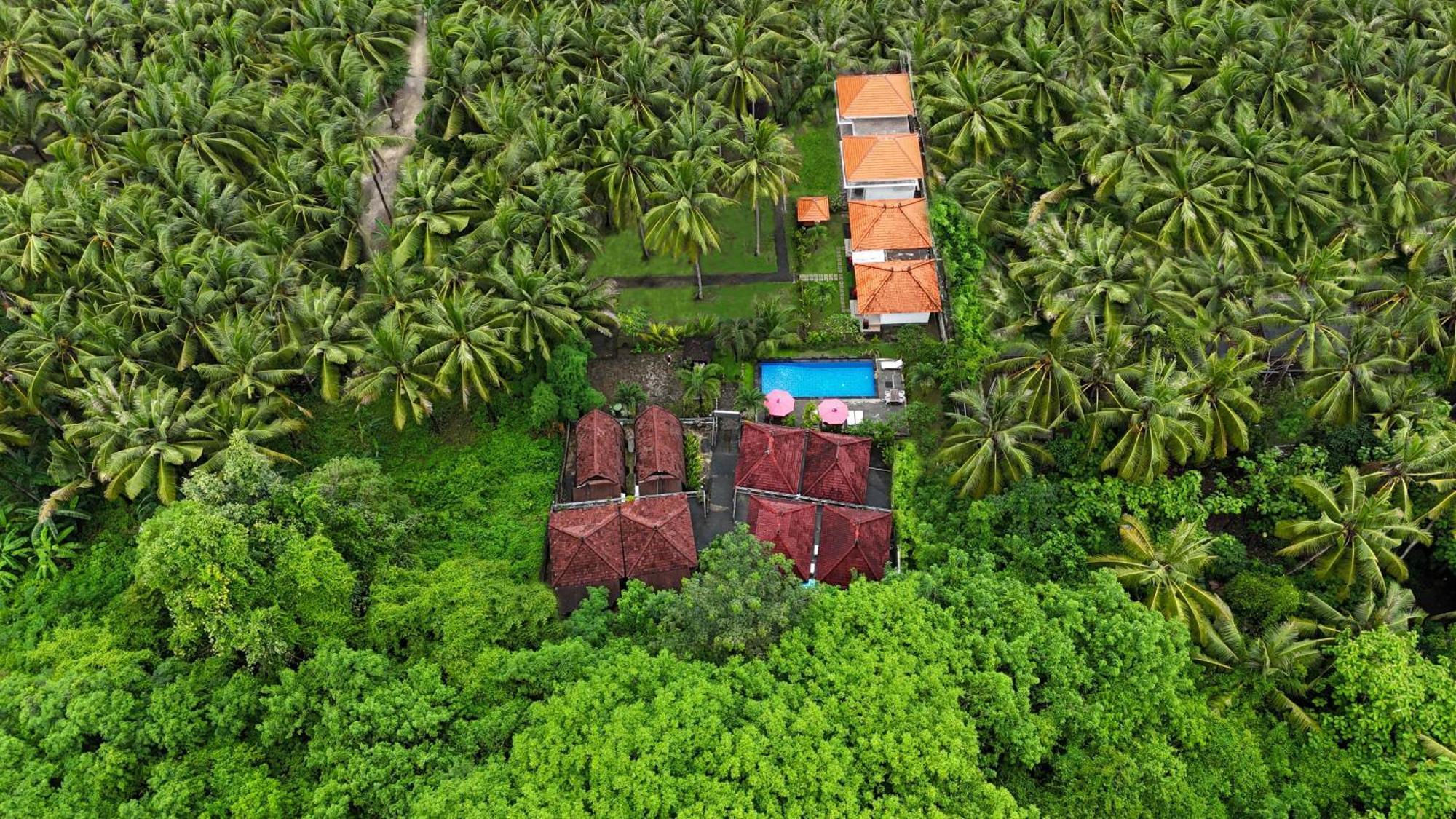 Coconut Hill Cottage Batununggul Exterior foto
