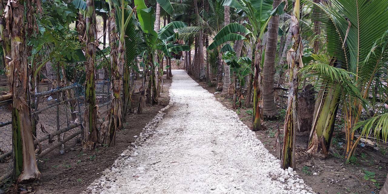 Coconut Hill Cottage Batununggul Exterior foto